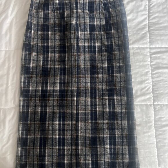 Pencil skirt with front slit - Picture 4 of 7